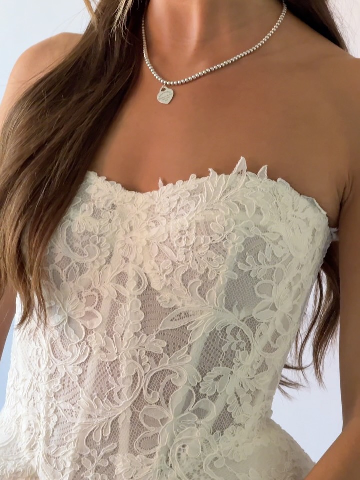 Straight from your Pinterest board ✨ The two-piece wedding dress of your dreams ☁️ The fit of this corset 😍 Straight from your Pinterest board ✨ All eyes on Begonia by Alena