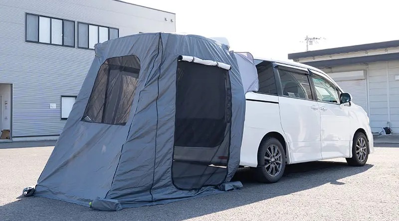 再掲載】被せるだけで快適空間！ 車中泊＆防災に「トランクゲート