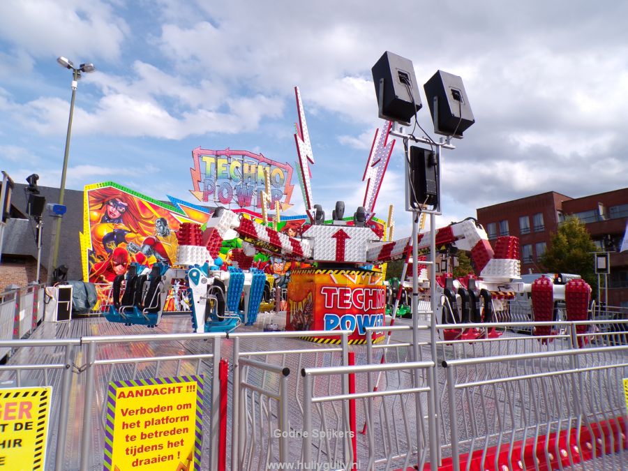 techno-power-remix-stappers-kermis-lommel-2025-godrie-spijkers