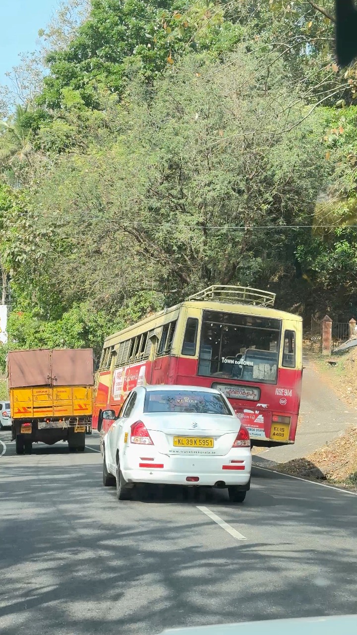 Kerala rtc driver showing unbelievable skill 😱 #ksrtc #Kerala #india ...