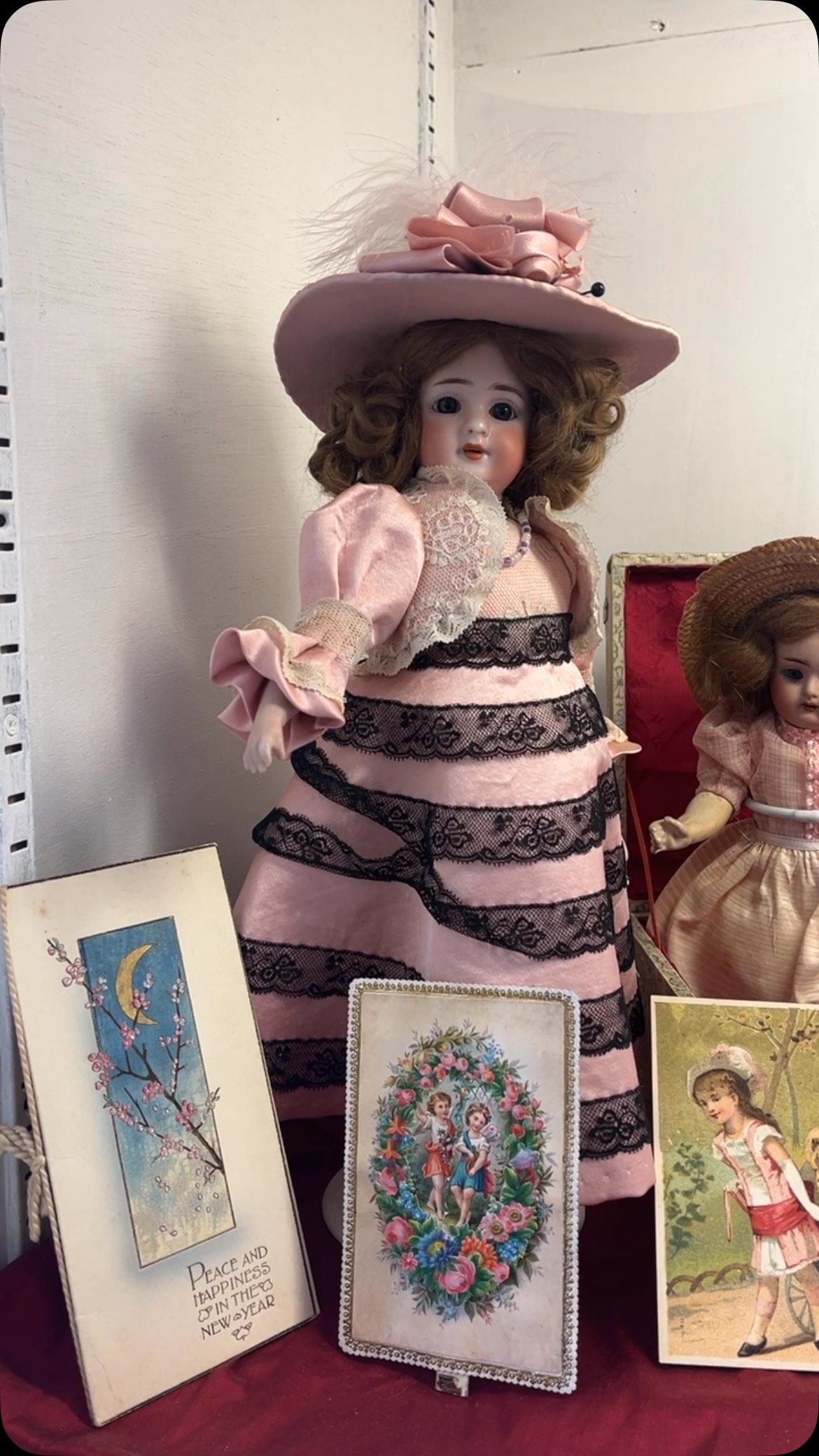 Galerie - “LA POUPÉE MODÈLE DOLL TOUR” 