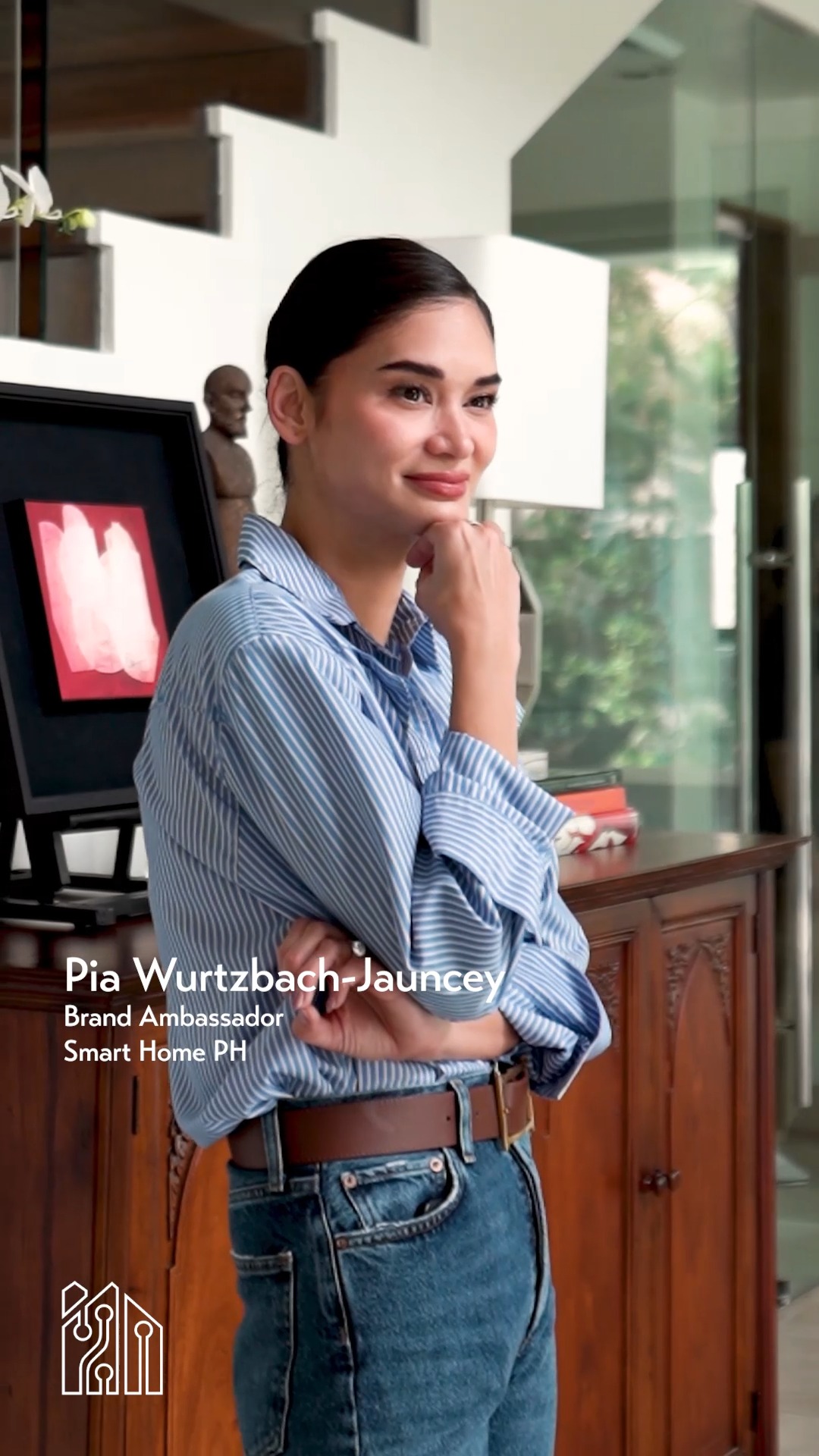 Join Pia Wurtzbach-Jauncey as she takes her first steps into her new ...