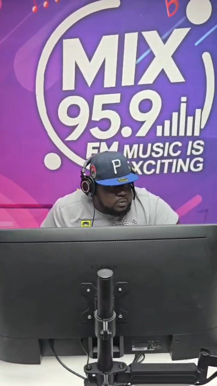 Pulling the curtains down on SOUND OFF SATURDAYZ on Mix 95.9fm MC ...