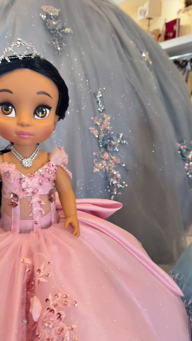 mini quinceañera dresses rose gold The cutest custom dress to match P30203 in rosegold! One of our favorites 😍🌸🩷🎀✨👑 ~DM or call for more information or to make an appointment ! 💕👑 📦Shipping to all Yellow2XL