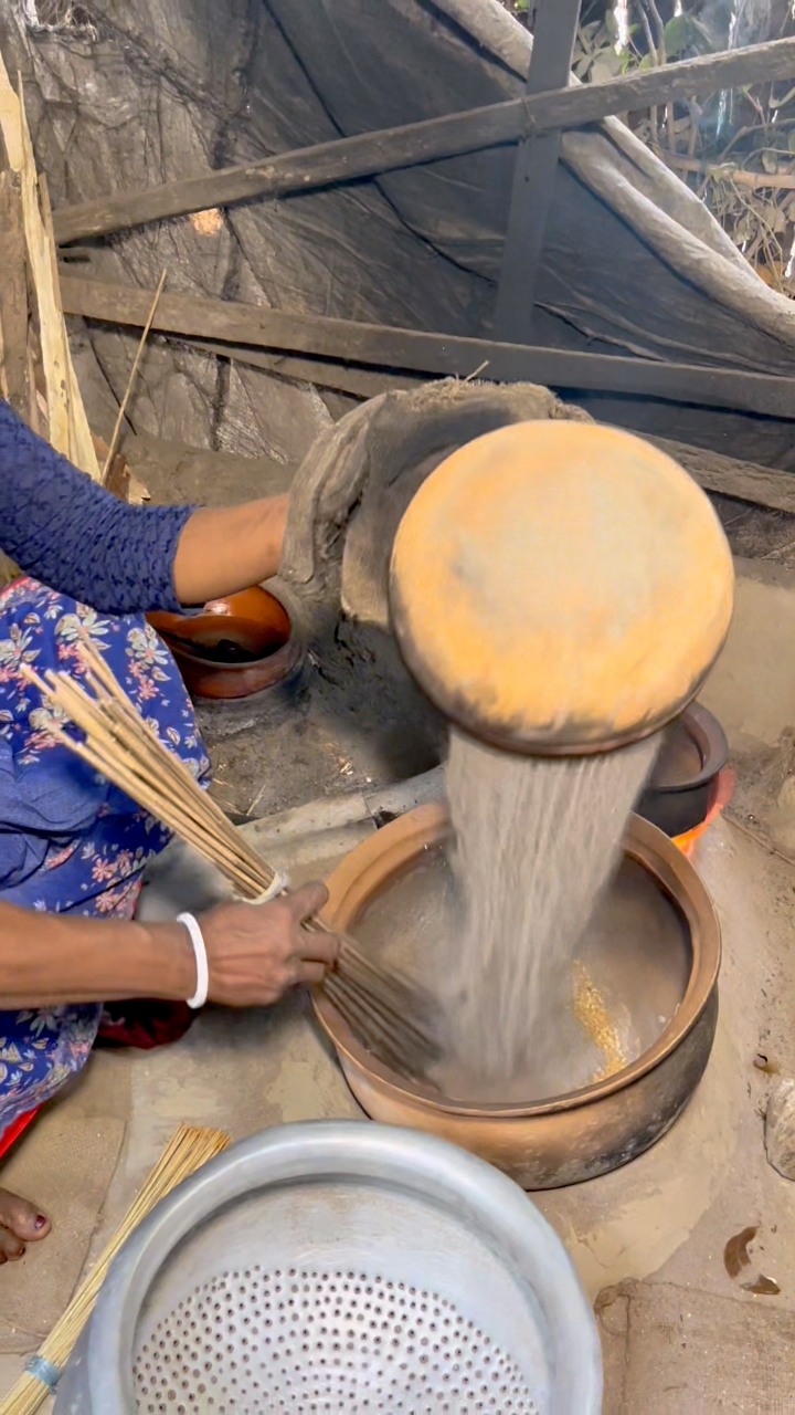 1. Watch how to fry rice rolls by hand. #viral #Amazing #foryou | TMS ...
