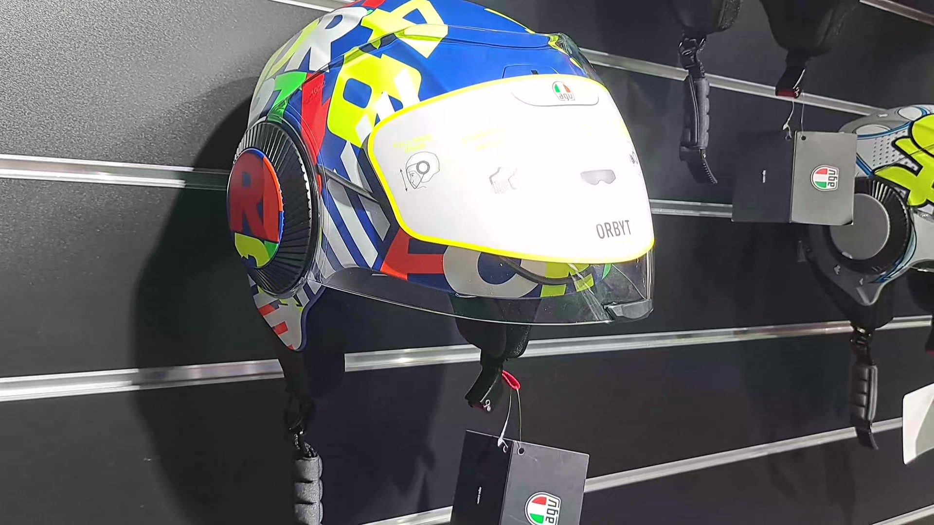 agv helmet mauritius K-1 Integral Motorcycle SIZE MS CO : 454767 – Saadawy-Store The AGV K3 full Face Helmet Matt Carbon Fiber