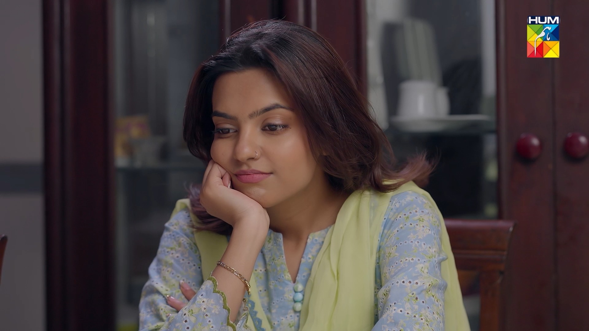 Aap Kou Kisi Mulk Ka Jasoos Houna Chahiye Tha! Continue Watching Drama ...