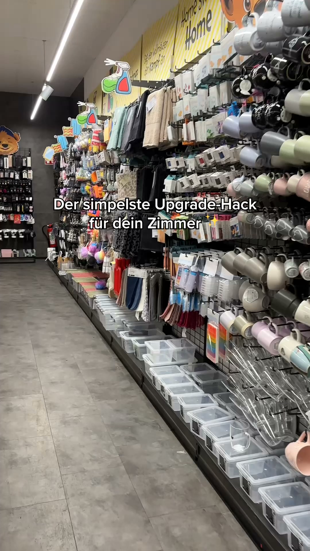 Lauf, bevor sie weg sind! 🏃‍♀️✨ TEDi hat aktuell diese wunderschönen Organizer mit Golddetails. Sie sehen so hochwertig aus und bringen direkt Ordnung & Luxus-Vibes auf den Schminkti