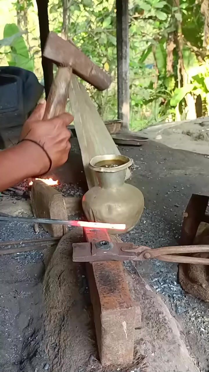 See the incredible ironworking in action #hardworking #blacksmith # ...
