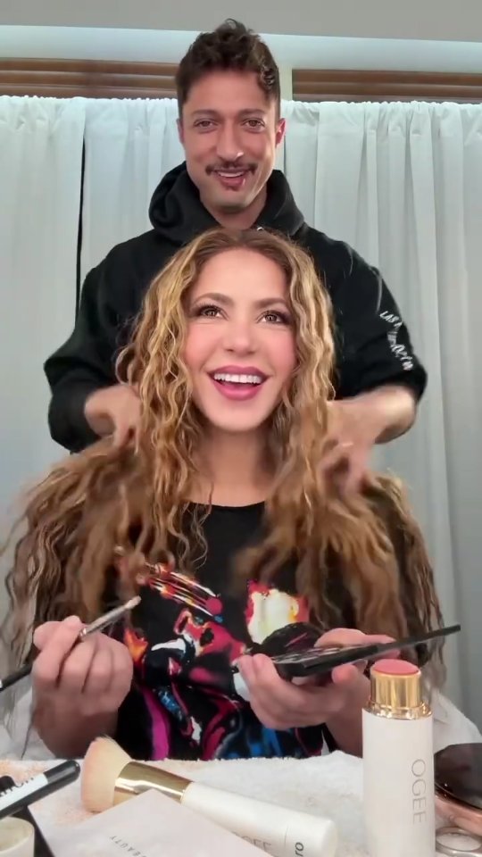 A través de Tik Tok, @shakira nos comparte su Get Ready With Me ...