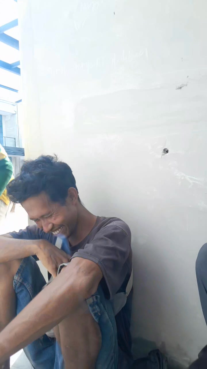 Umur boleh tua, tapi semangatnya ngga kalah sama yang muda | Robi ...