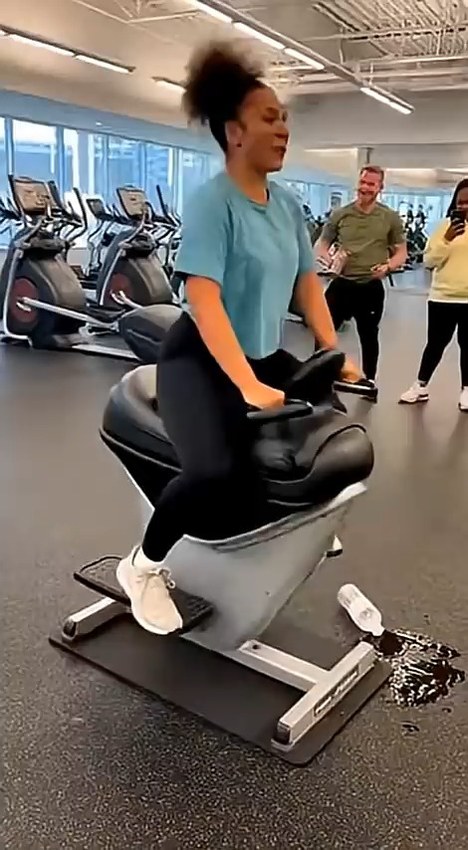 This Hilarious Gym Rodeo Machine made her came out gymfail funnyvideo # ...