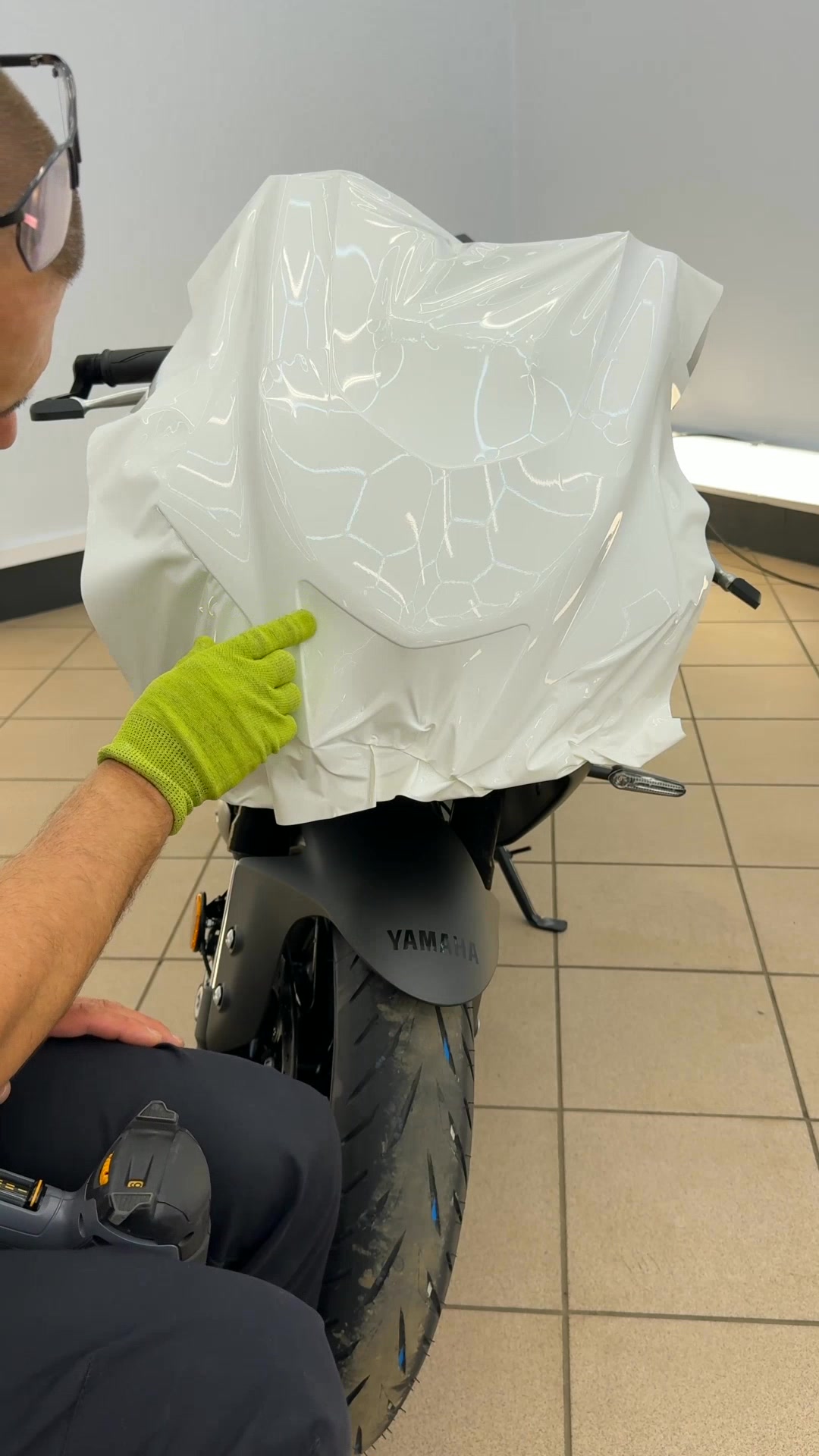 Yamaha R7 Vinyl Wrap Transformation (Motorcycle Guide) 🏍️🔥 Wrapping isn ...