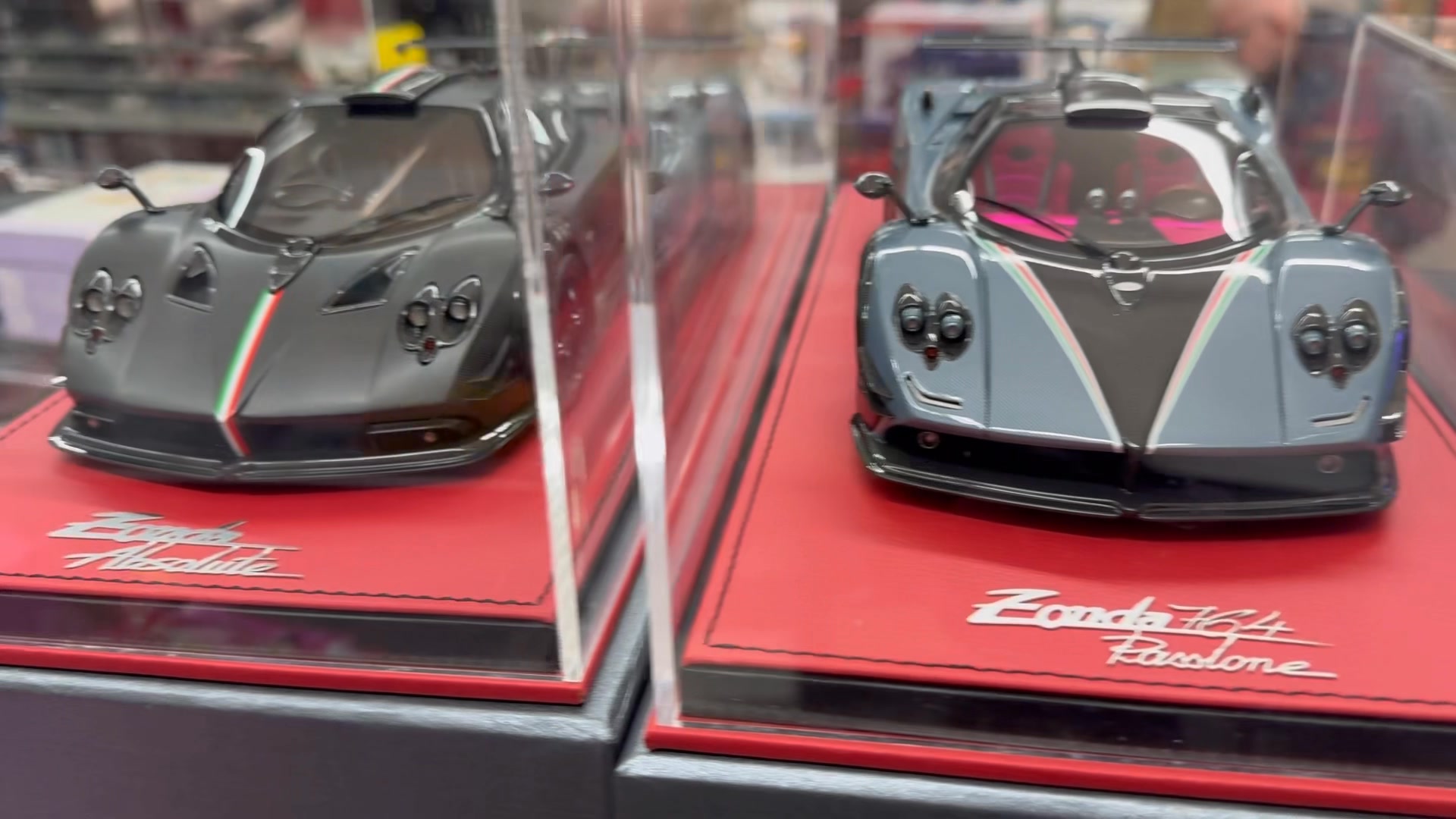 The tooling sample of Pagani Zonda F Coupe and Roadster 1/64