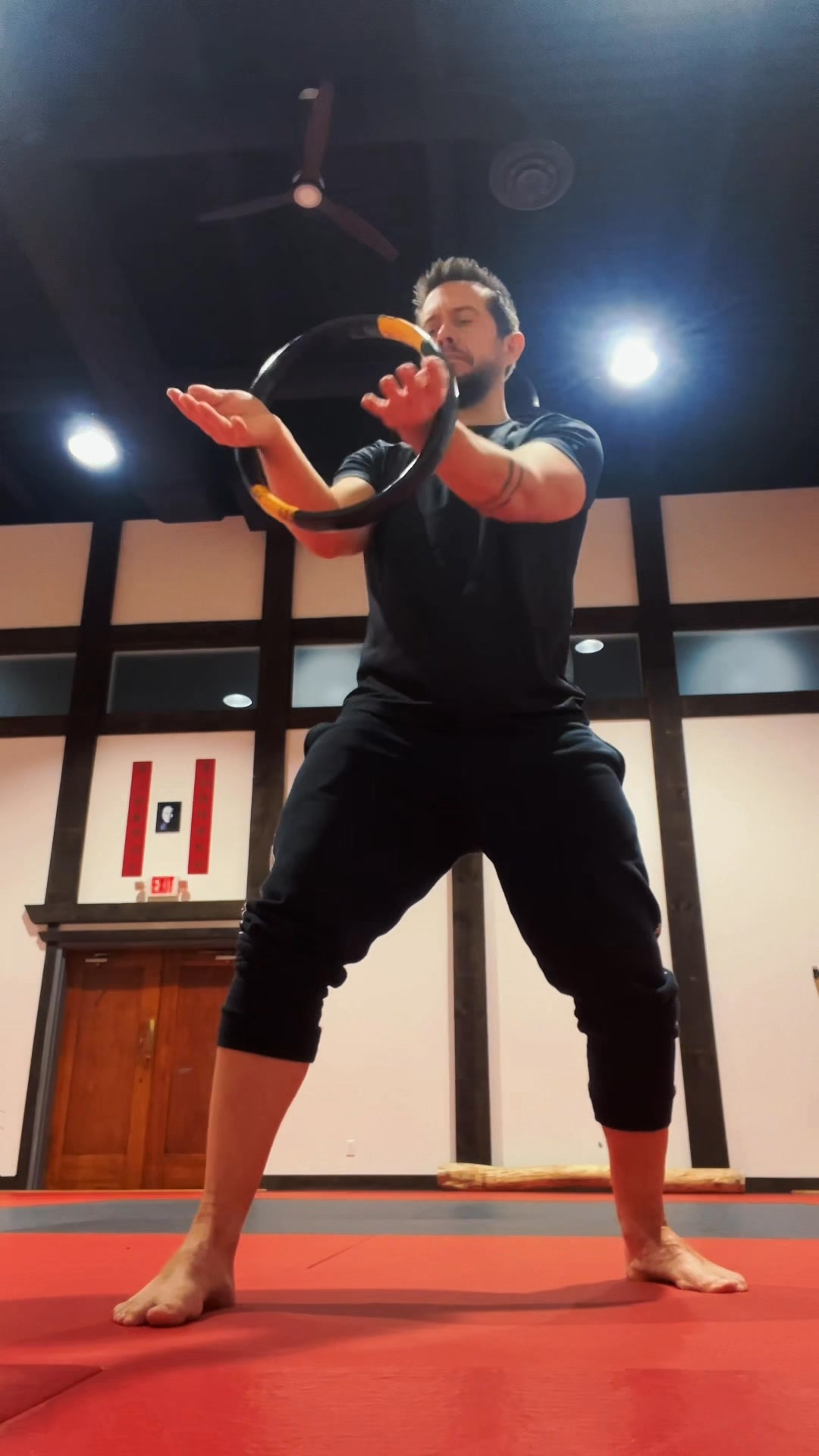 👀⭕️ Watch to the end! The Emperor Ring is a classic close combat tool ...