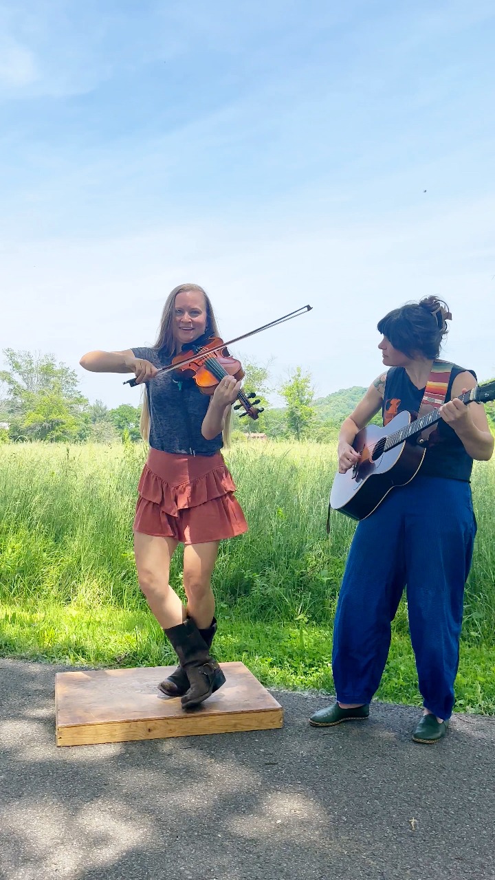 “Arkansas Traveler” 👣 🎻 Featuring Amy Alvey of Golden Shoals 🙂 Thanks ...