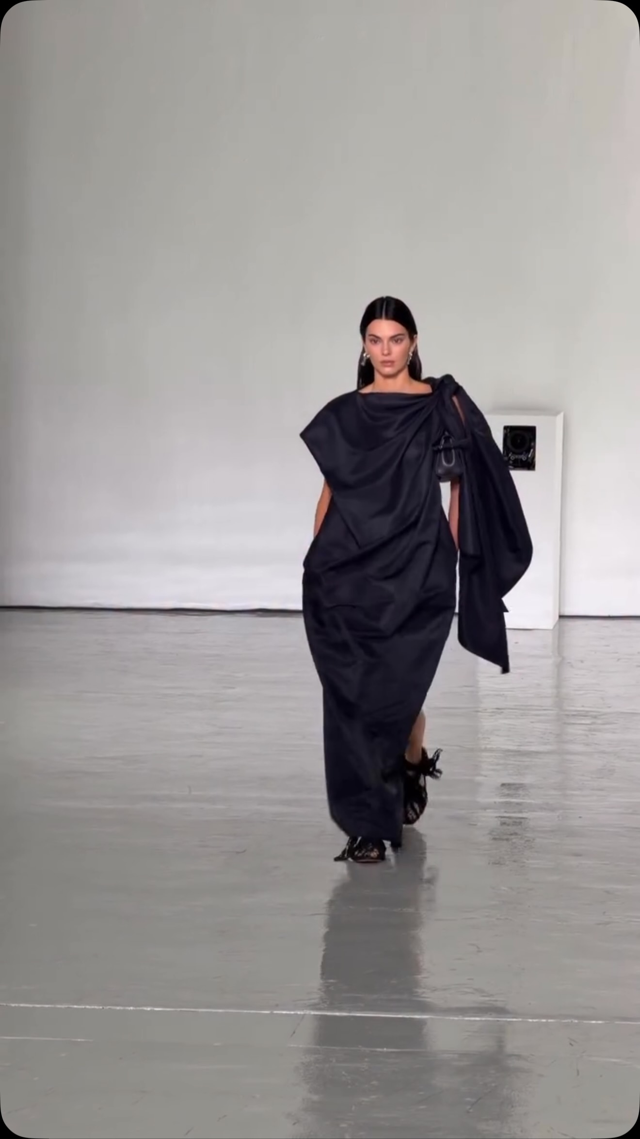 bottega veneta grey dress kendall jenner Closes Show in Milan tea-length