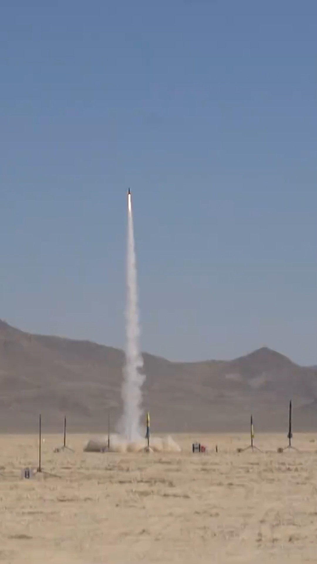 A stock sized Estes Rockets Big Daddy flying on a CTI L motor to 16,000 ...