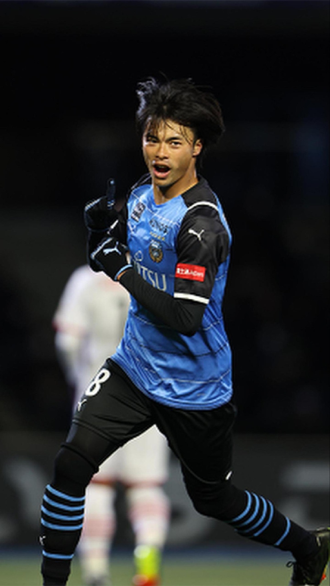 Like father like son👨‍👦 Takashi Mizunuma made his debut as a