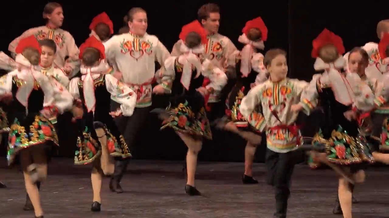 El video de “Kalinka”, ensemble “Kalinka” presenta una de las canciones ...