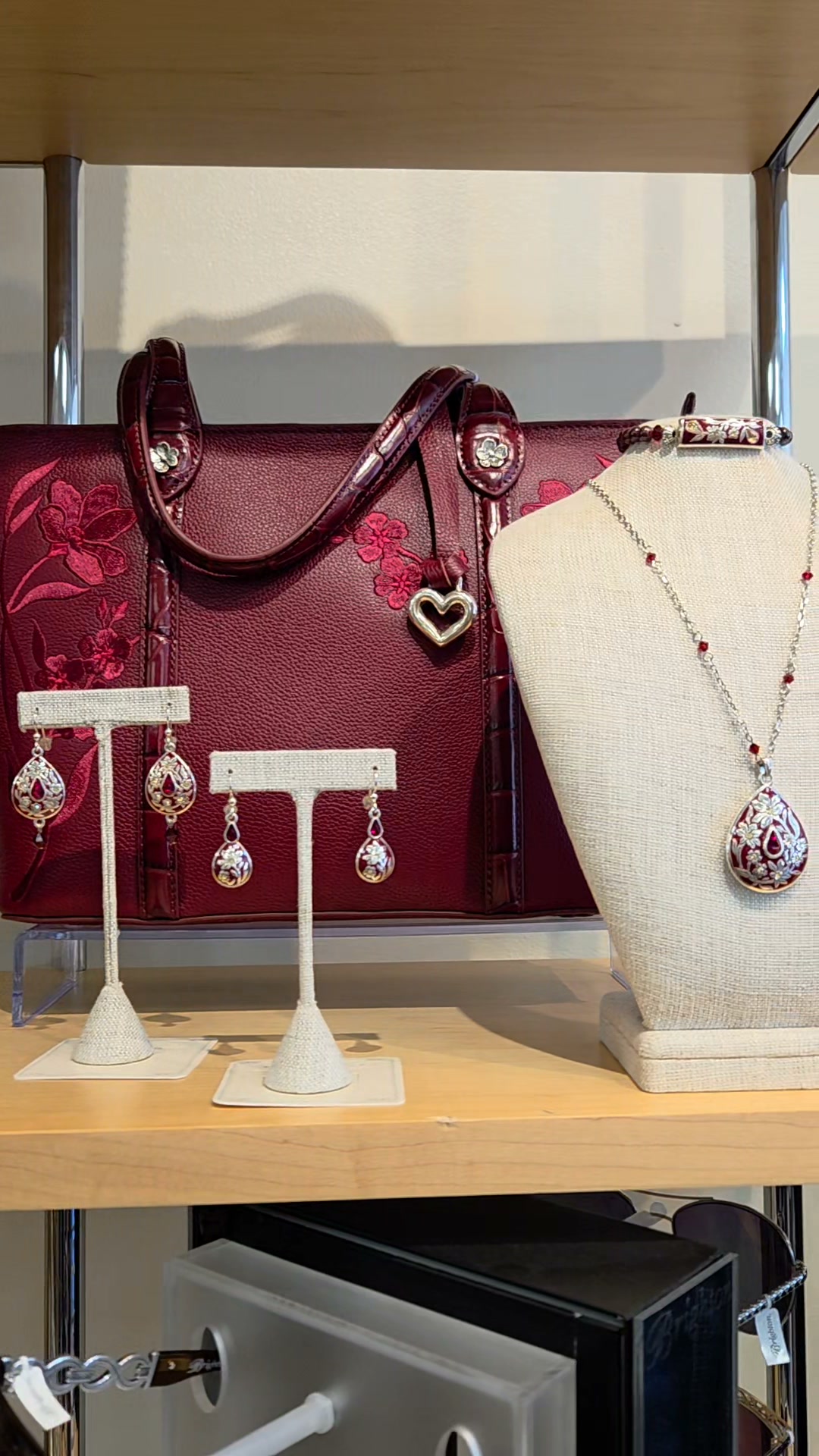 Elizabeths Shoes and Accessories, Vestal, NY | Vestal NY