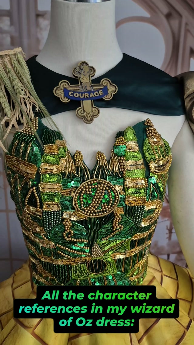 wizard of oz green dress In my previous post I asked if you can find the elements that represent the four main characters in my dress. And of course you guessed right. Now I show you the details of the epaulette original dorothy wizard of oz dress