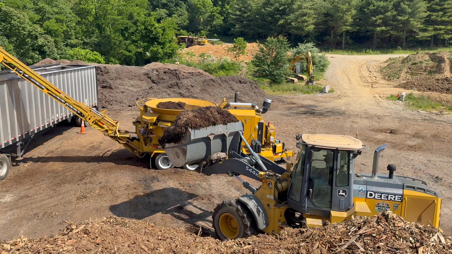 The Mighty Giant Model 3215 making Mighty Giant Mulch! Call Rod and Ray ...