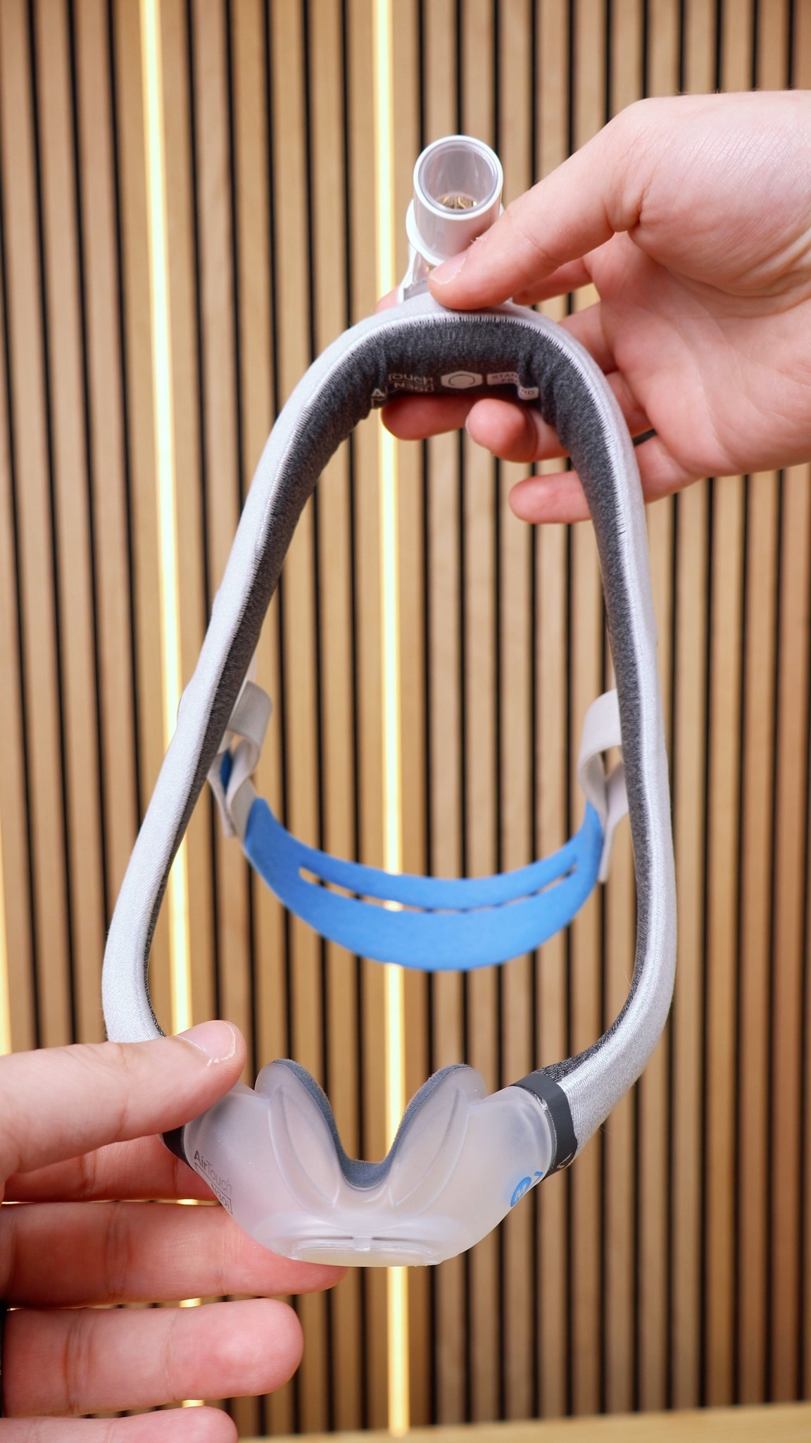 how-to-fit-the-resmed-airtouch-n30i-cpap-mask-soft-memory-foam