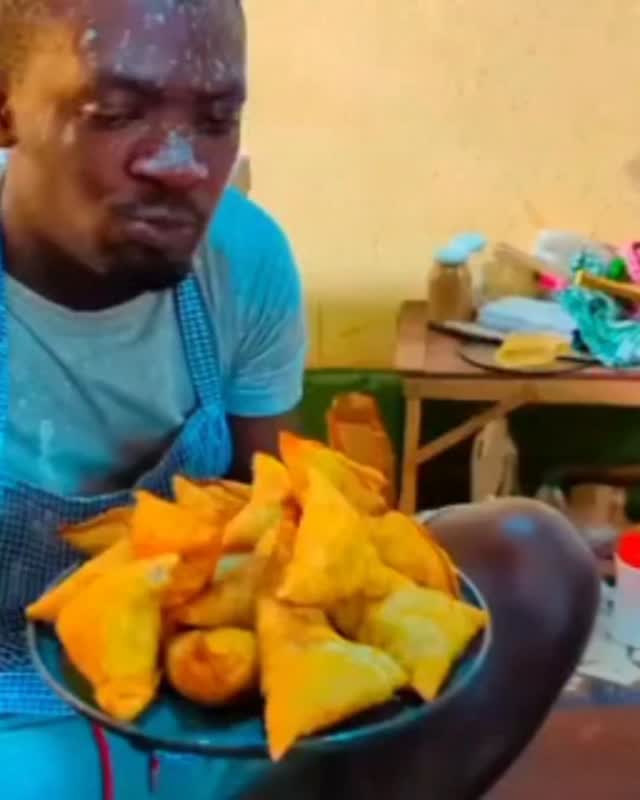 SAMOSA ZIBIRAYI NIZO WOE UZAJYA URYA NIBA UTARYA INYAMA 😋#rwanda🇷🇼️# ...