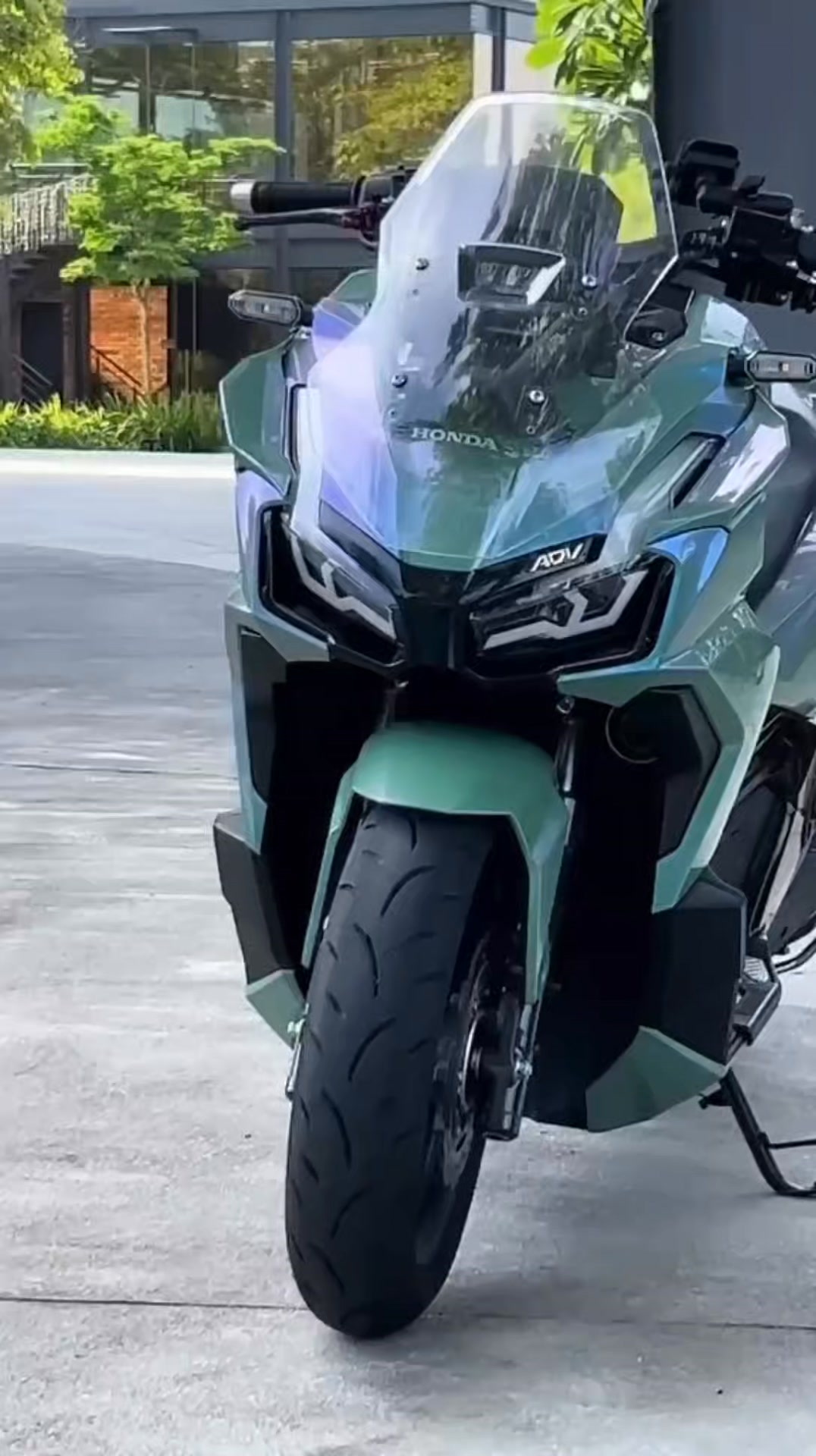 2025 Honda ADV 160 Glossy Chameleon Green Color Modified Set up #honda ...