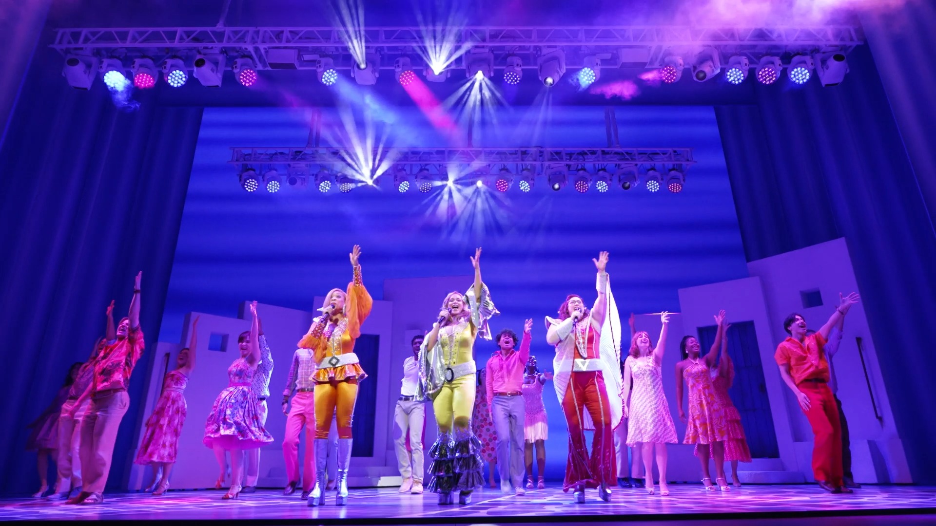 NEW FOOTAGE of the MAMMA MIA! cast dropped! ? See this full 