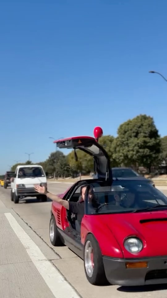 🇺🇸 You sure this is Texas?! 🤯 One kei car after another… and