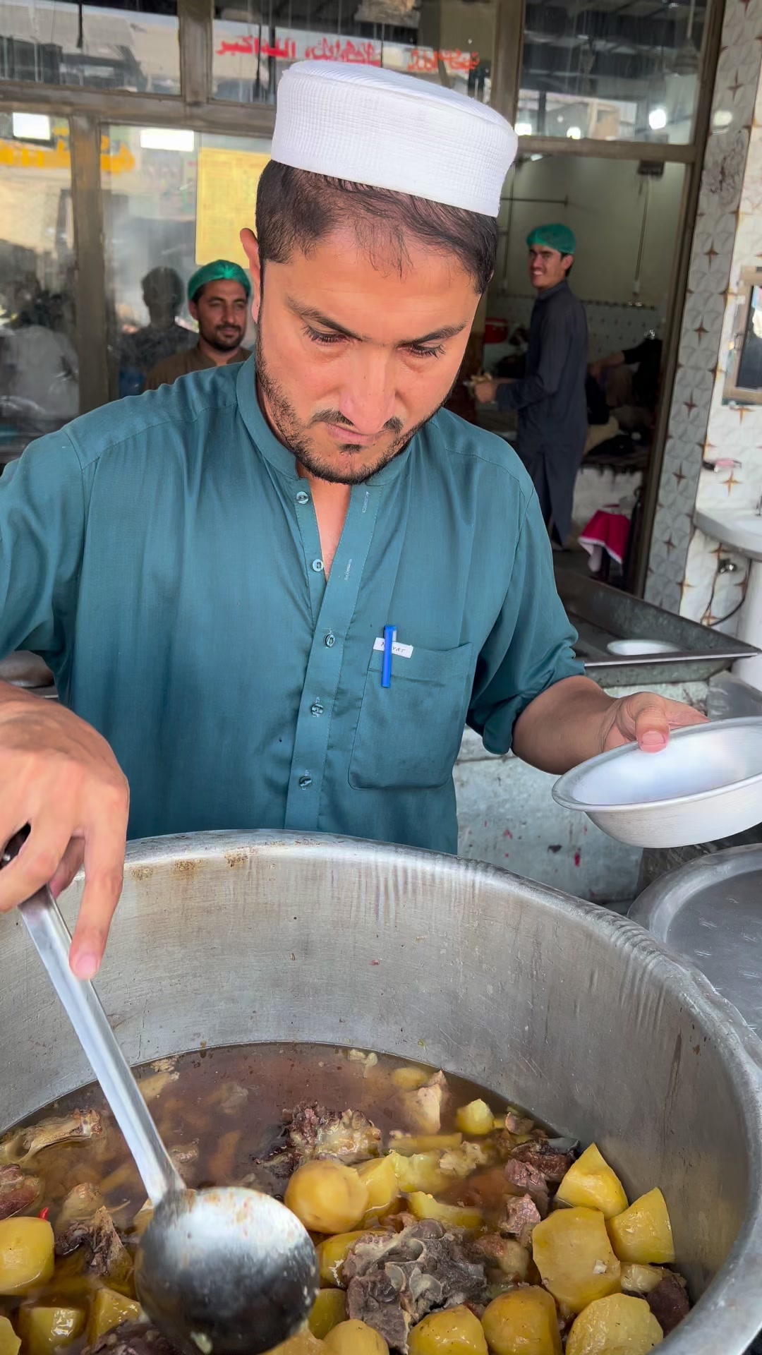 Hidden Gem of Peshawar! 🤩 Feroz Shah Shinwari Mutton Rosh | Authentic ...