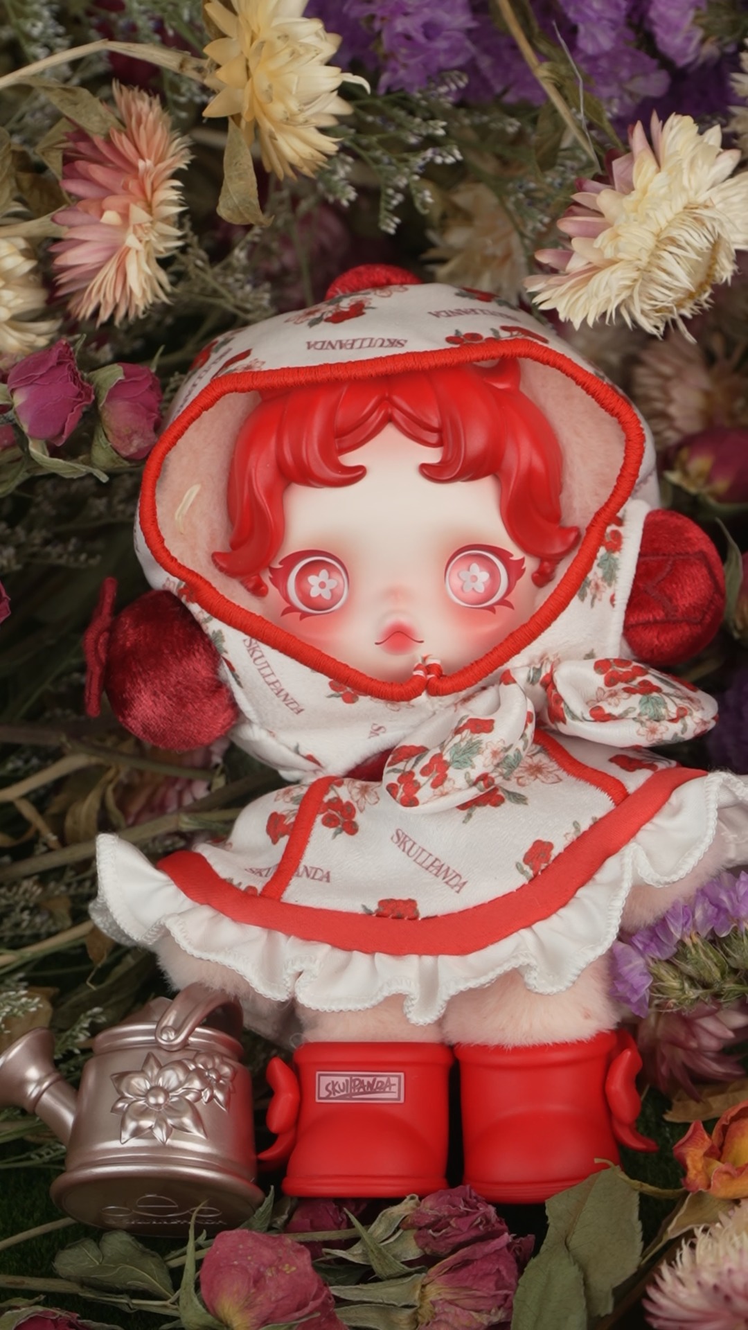 SKULLPANDA AMID FLOWERS PLUSH DOLL PENDANT Watching each petal