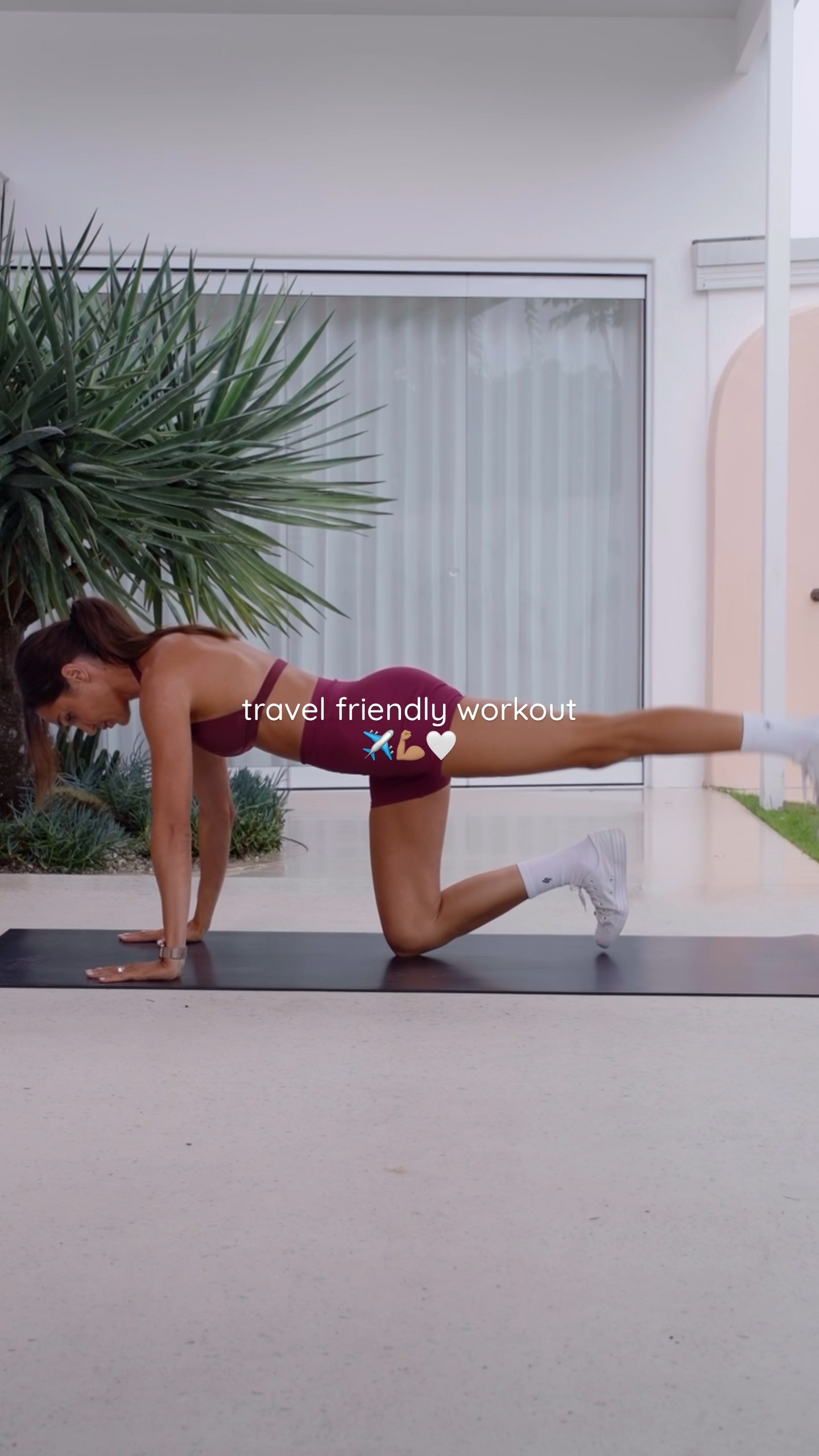 Glutes on the go 🔥 SAVE this for when you’re travelling and need a ...