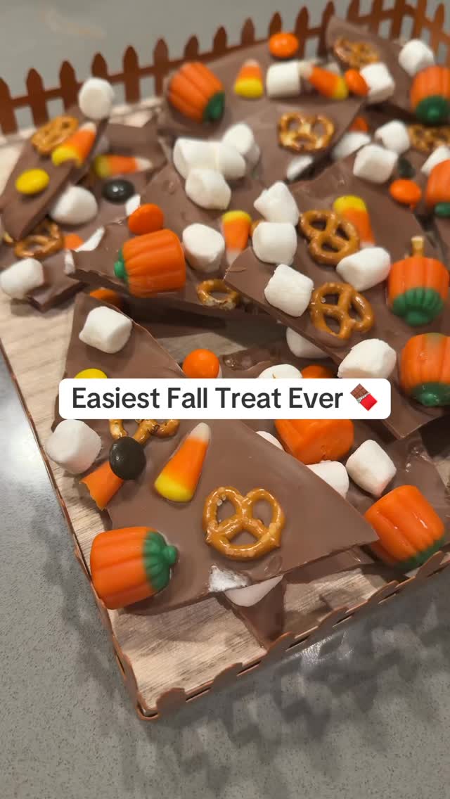 Layers of chocolate + crunchy toppings = the easiest fall treat ever 🍂 ...