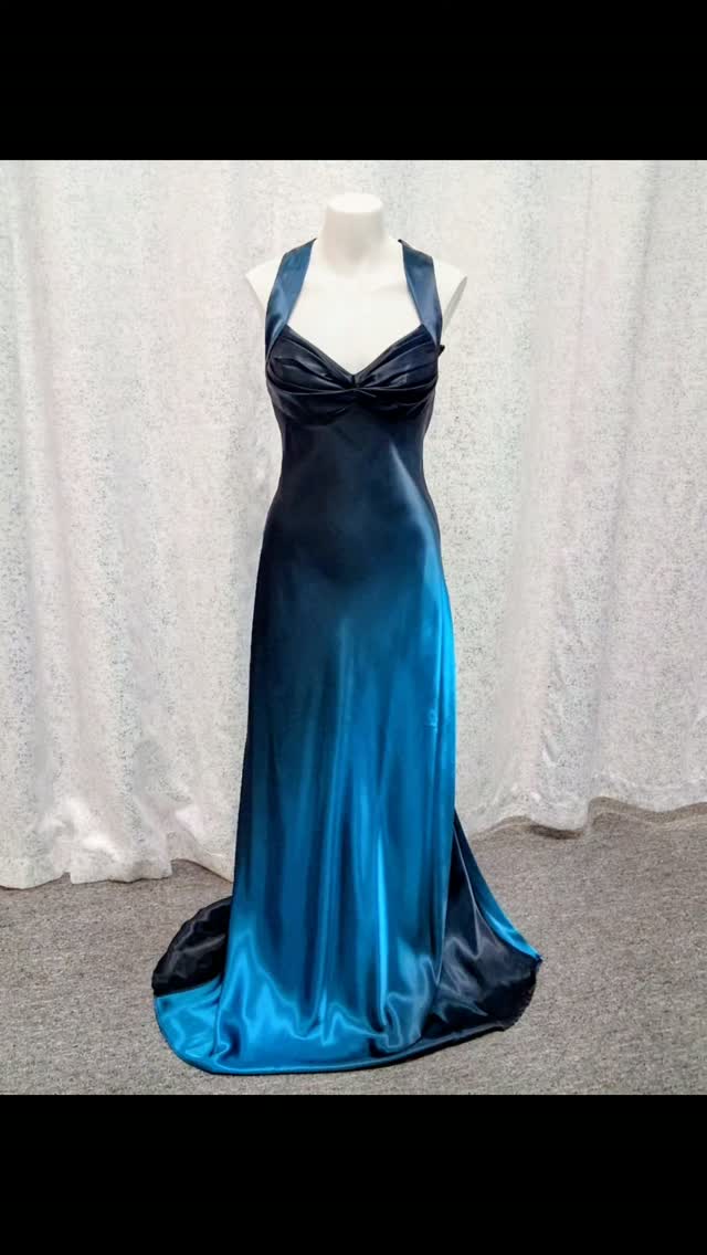 Shop us for all your formal needs! , Check out Fleur De Leigh for your flowers!, 💐🌹, Onyx Nights ombre gown, size 6, $90 * #offtherackboutique #offtherack256 #hsvboutique #consignmentboutique 