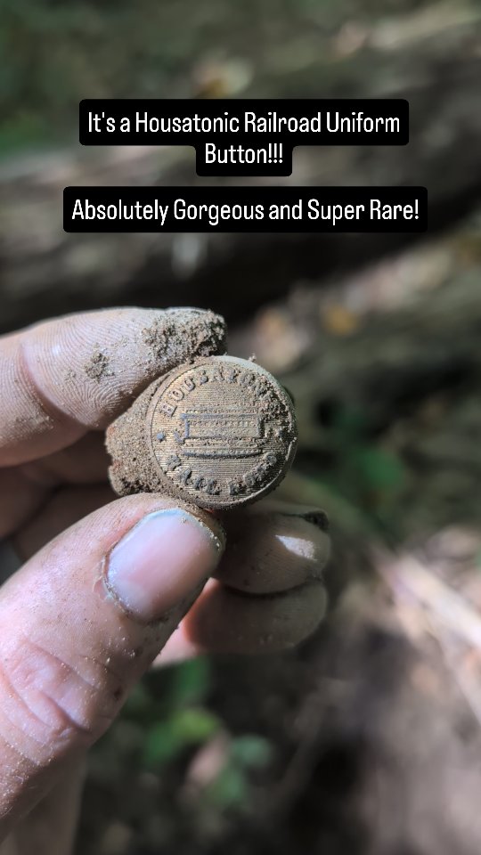 Here's some railroad buttons 🚂