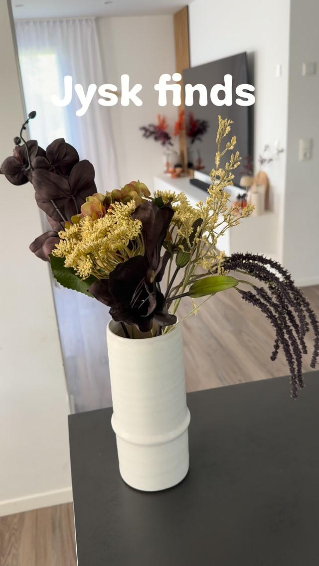 Woooow was für ein toller Trockenblumenstrauss von @jysk_deutschland , Ihn gibt es für 20€ in 2 verschiedenen Farben. , Werbung , #trockenblumen #jysk #blumenstrauss #interior #deko