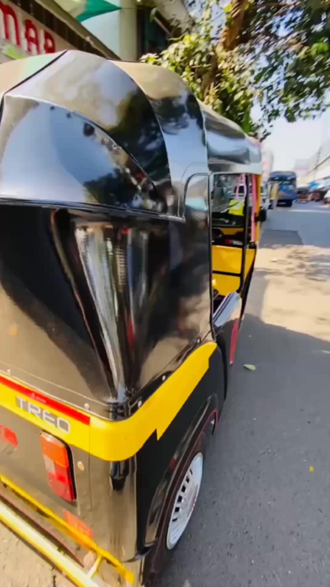 First electric Kali peeli auto rickshaw in Mumbai #mumbai #auto # ...