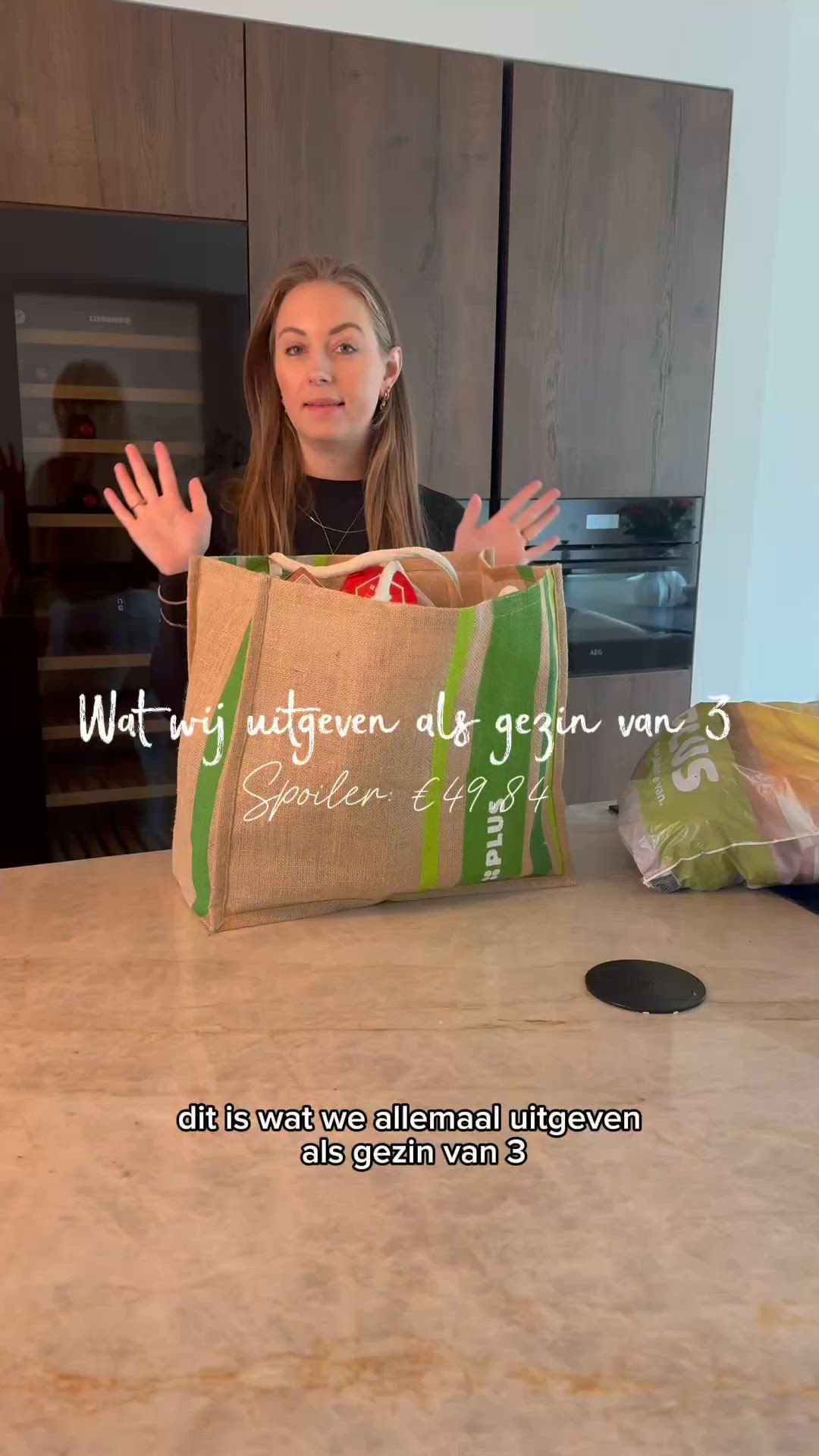 Met PLUS Laagblijvers een kar volgeladen met verse producten en basics ...