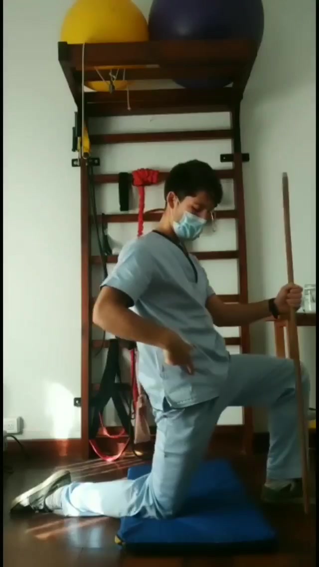 BENT KNEE FALL OUT TEST (BKFO) ‼️⠀ ⠀ El BKFO es un test de flexibilidad ...