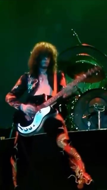 Led Zeppelin at Earl's Court in 1975 🔥 | Jimmy Page