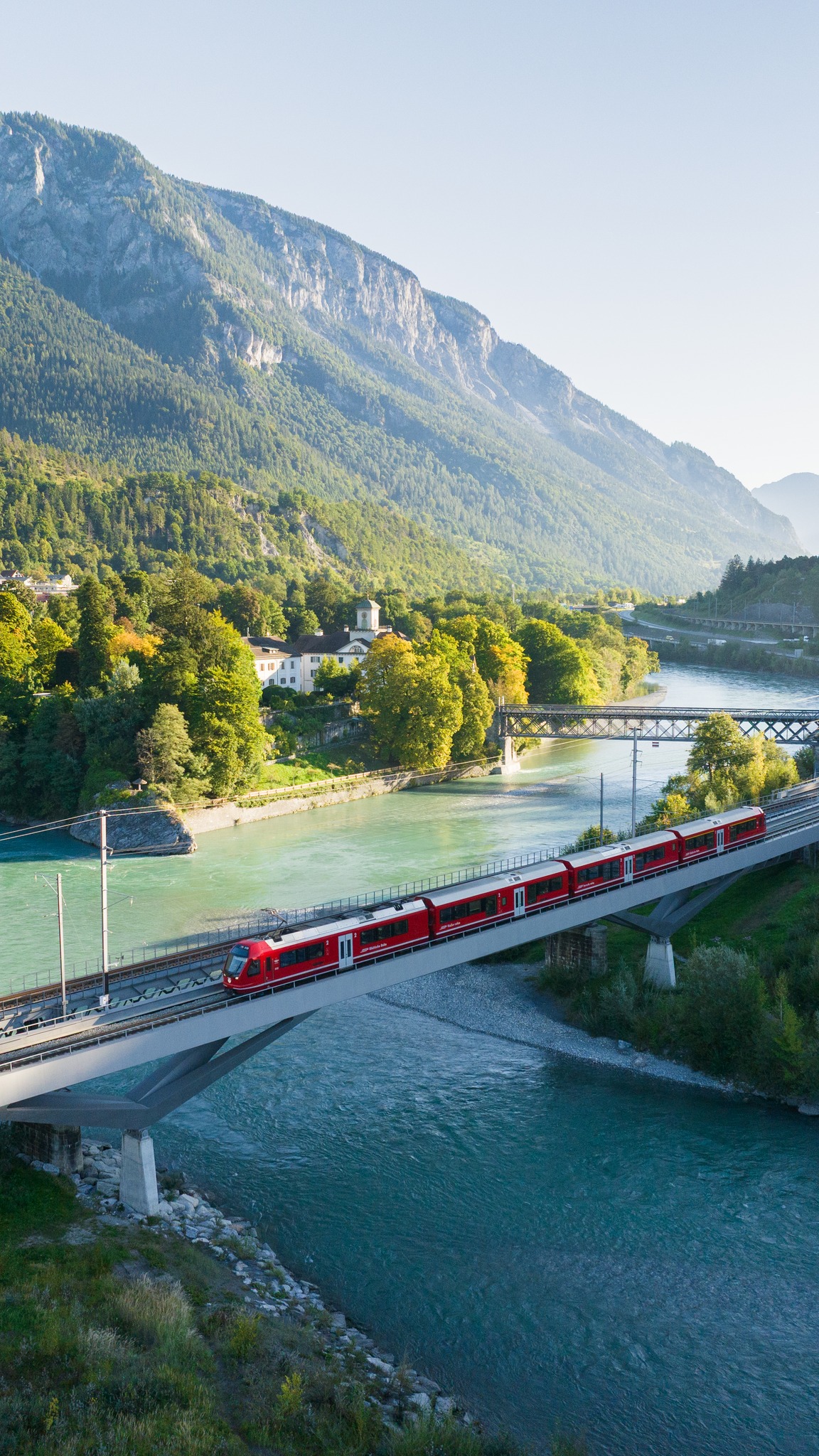 Ein letzter Sommergruss vom Rhein. 🚆🌊 Nächster Halt: Herbst 🍁 Auf ...