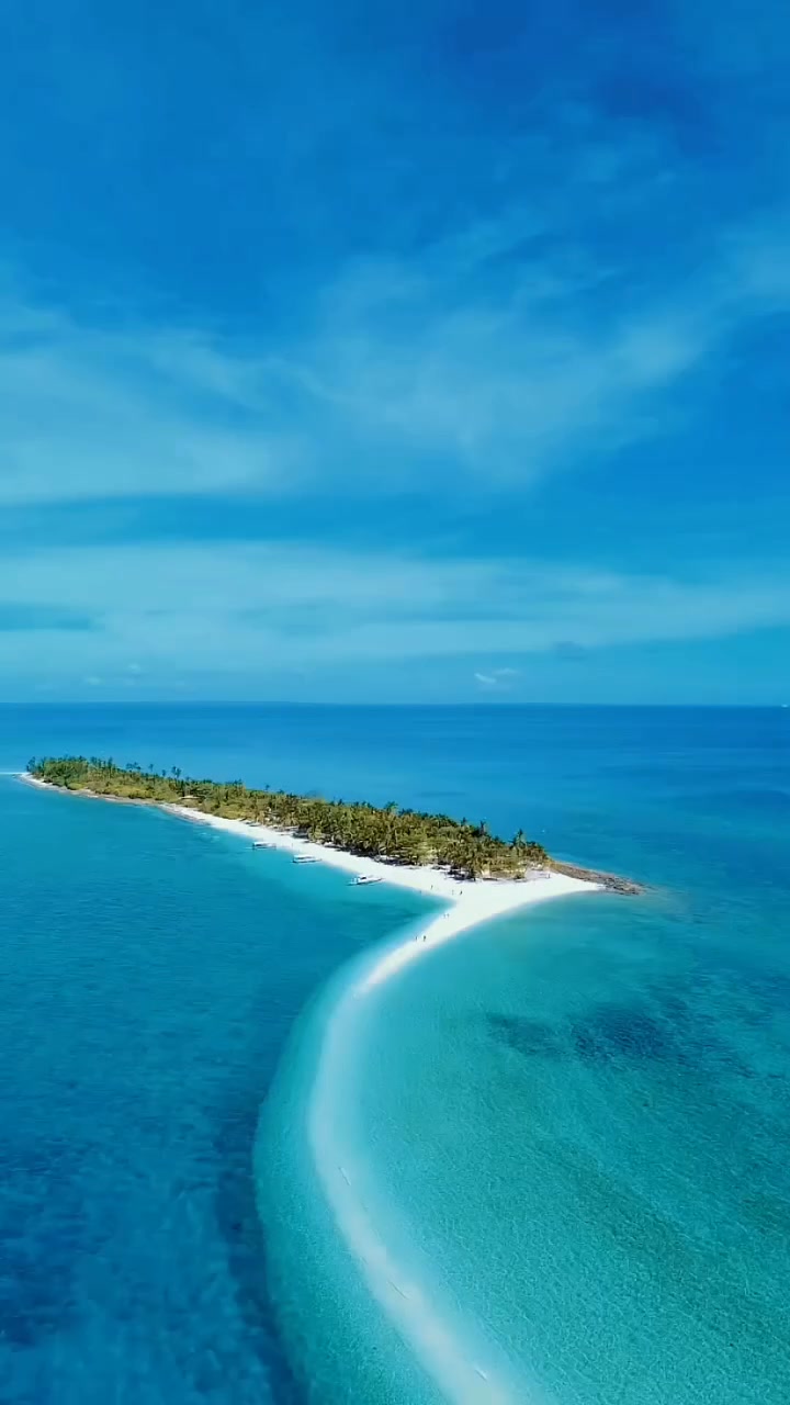 𝐋𝐨𝐬𝐭 𝐢𝐧 𝐭𝐡𝐞 𝐛𝐥𝐮𝐞𝐬 𝐨𝐟 𝐊𝐚𝐥𝐚𝐧𝐠𝐠𝐚𝐦𝐚𝐧. 🌊 Experience the magic of the most ...