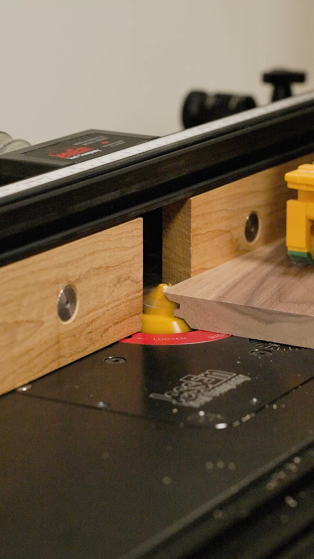 Quick and EASY miter lock joint using Micro Jig's Lock Miter Router Bit ...