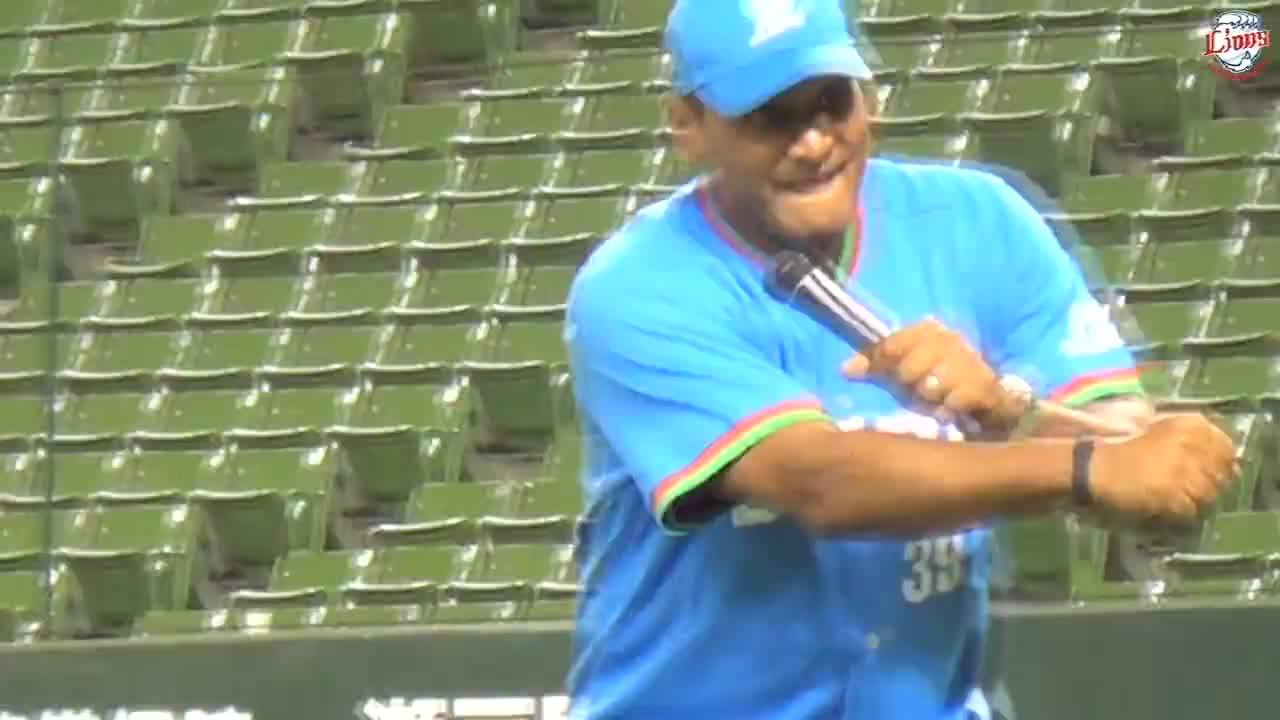 伝説のOB デストラーデ氏がライオンズを激励！ 本塁打王に3度輝くなど