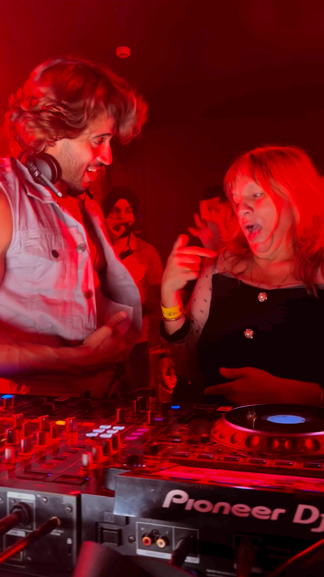 Dj-ing is all about winning hearts only thru MUSIC ️🔥 | Azfar Aziz ...