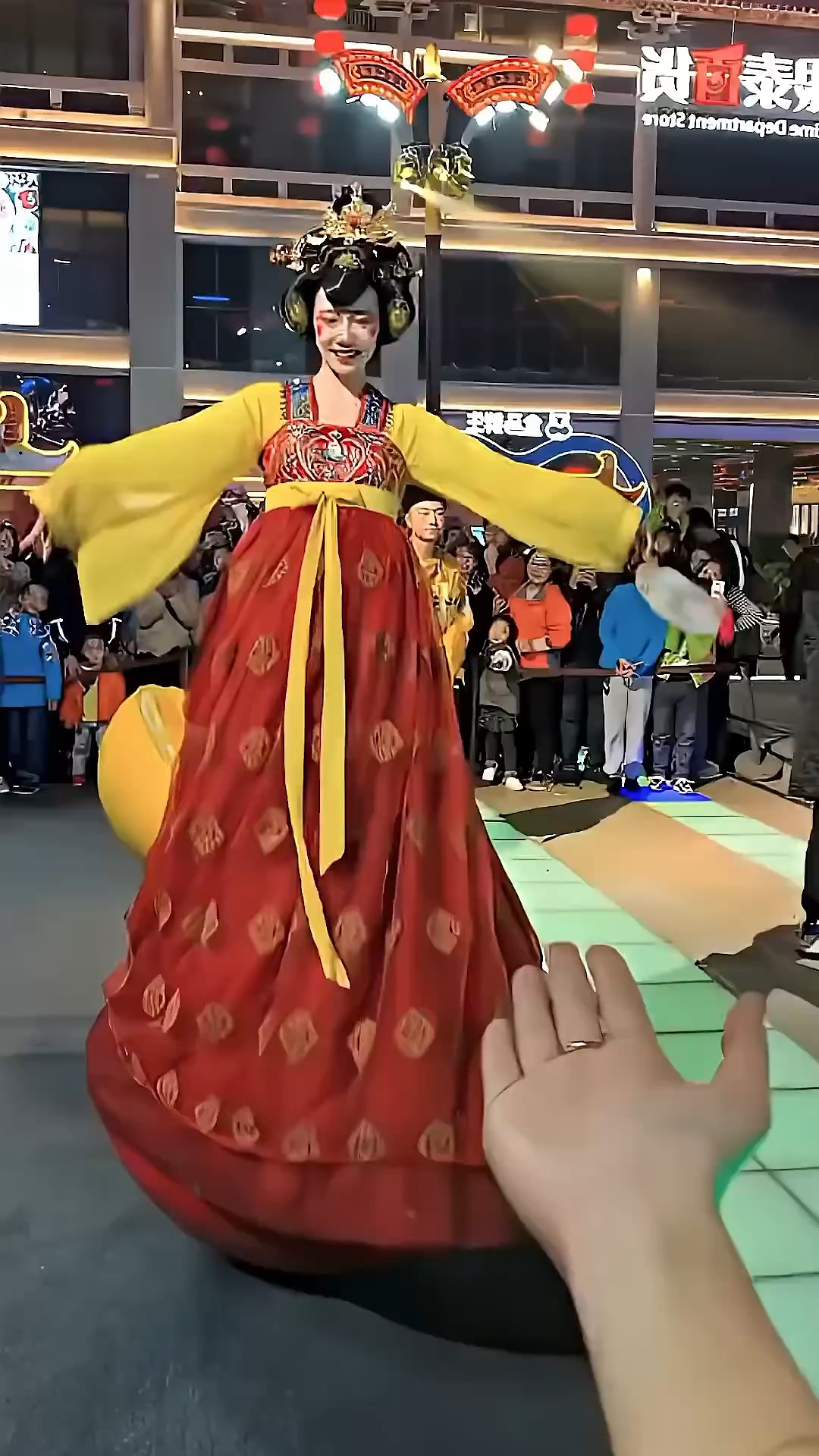 Roly Poly Dance 💃 | TheLoop N | Facebook