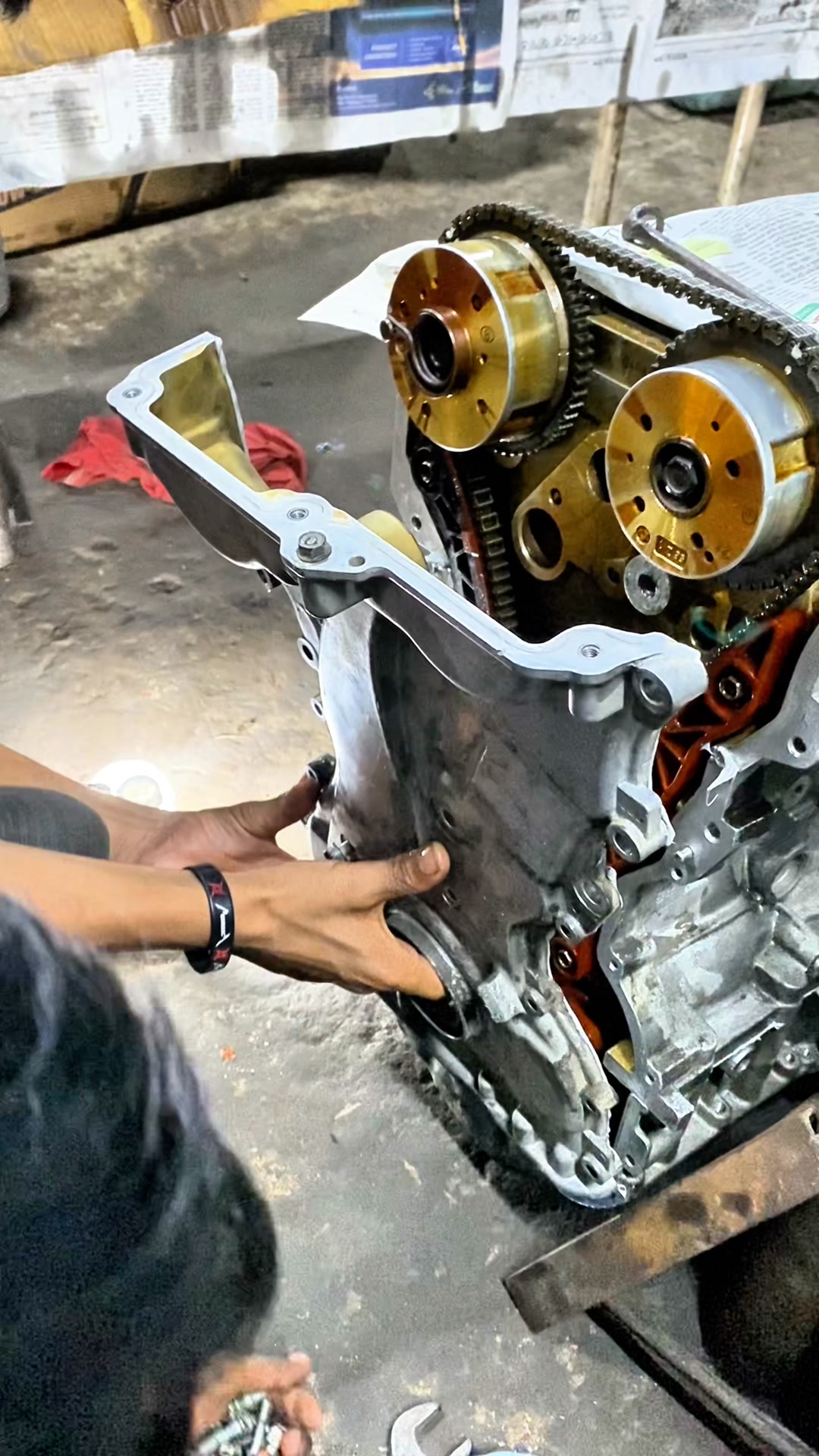 Engine Timing Cover Feeding! #enginetiming #TimingCover #rxmechanic # ...